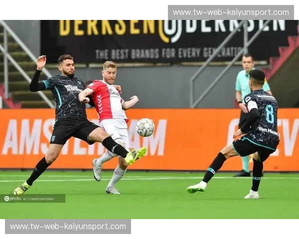 荷兰足球的橙色脉搏：瓦尔韦克与埃门，一场不容错过的绿茵对决